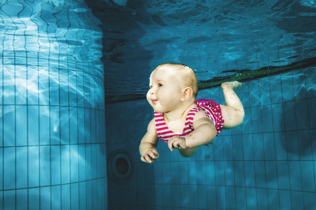 Free photo of Baby Swimming