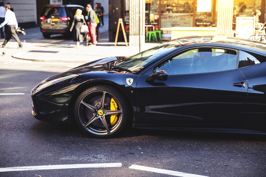 Free photo of Black Ferrari