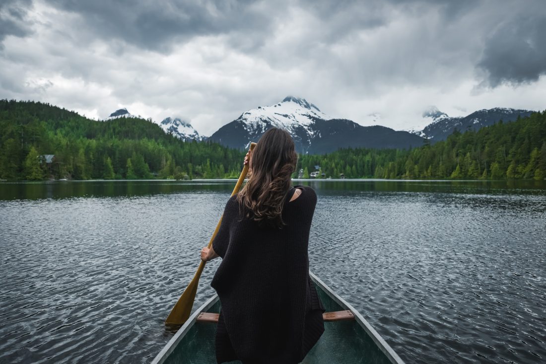 Free photo of Woman in Canoe