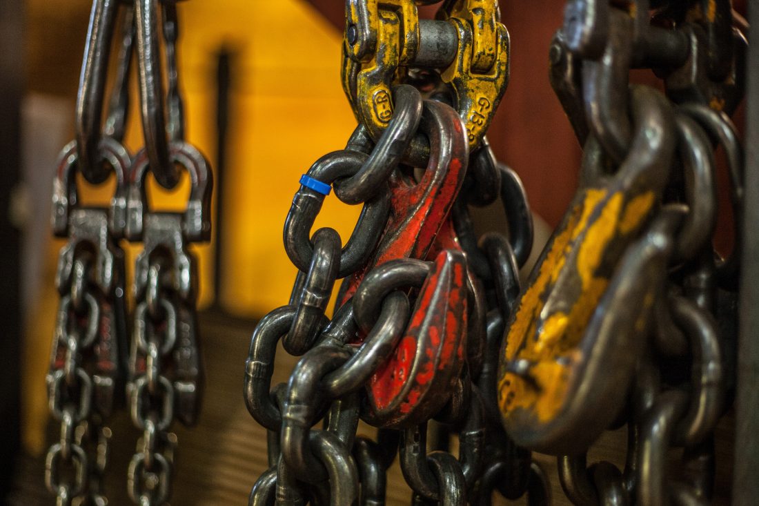 Free photo of Chains & Hook
