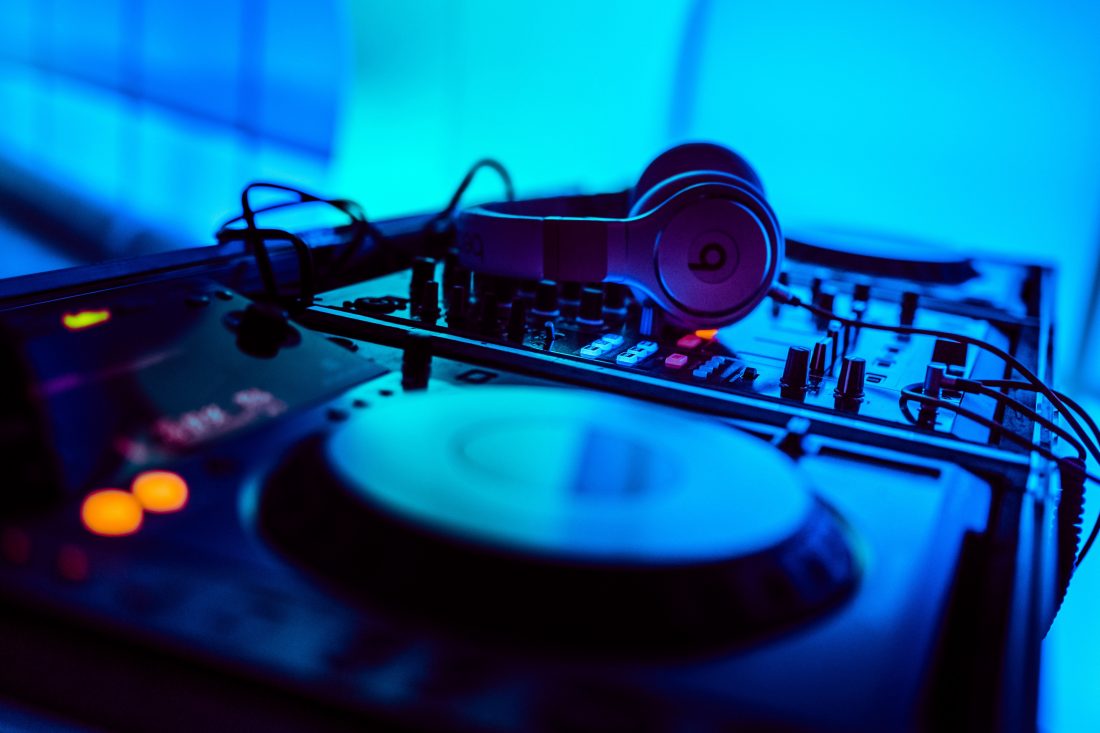 Free photo of DJ Music Equipment