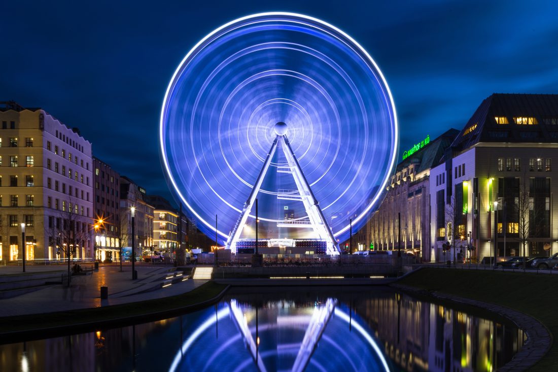 Free photo of Ferris Wheel at Night