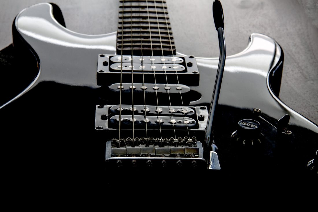 Free photo of Black Guitar