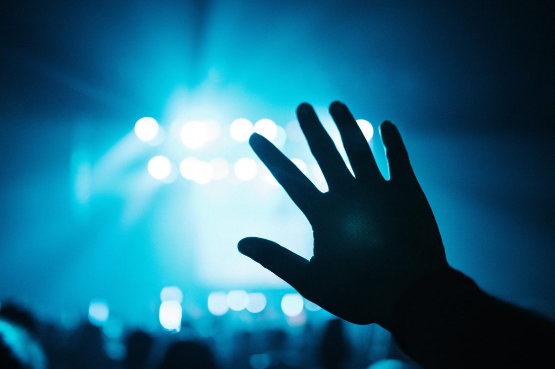 Free photo of Hands Up