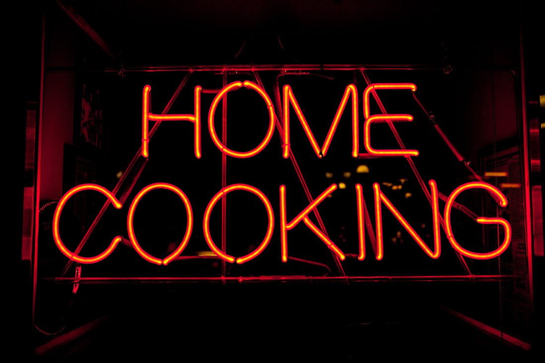 Free photo of Home Cooking Neon Sign