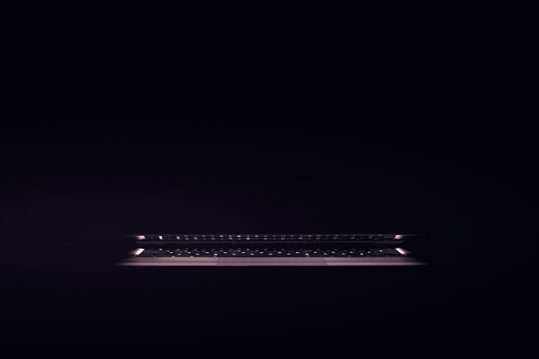 Free photo of Laptop in Dark