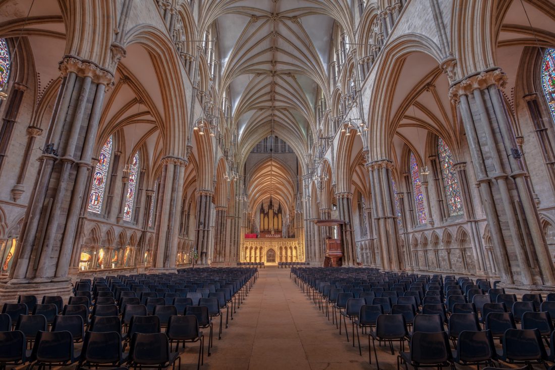 Free photo of Large Church Interior