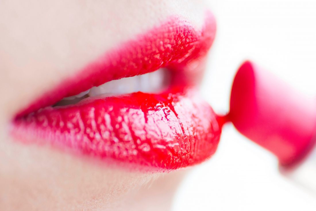 Free photo of Woman Wearing Lipstick