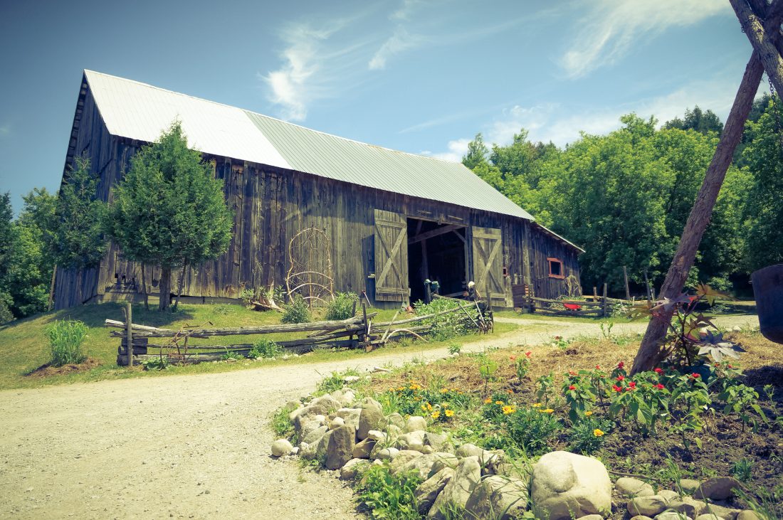 Free photo of Old Barn