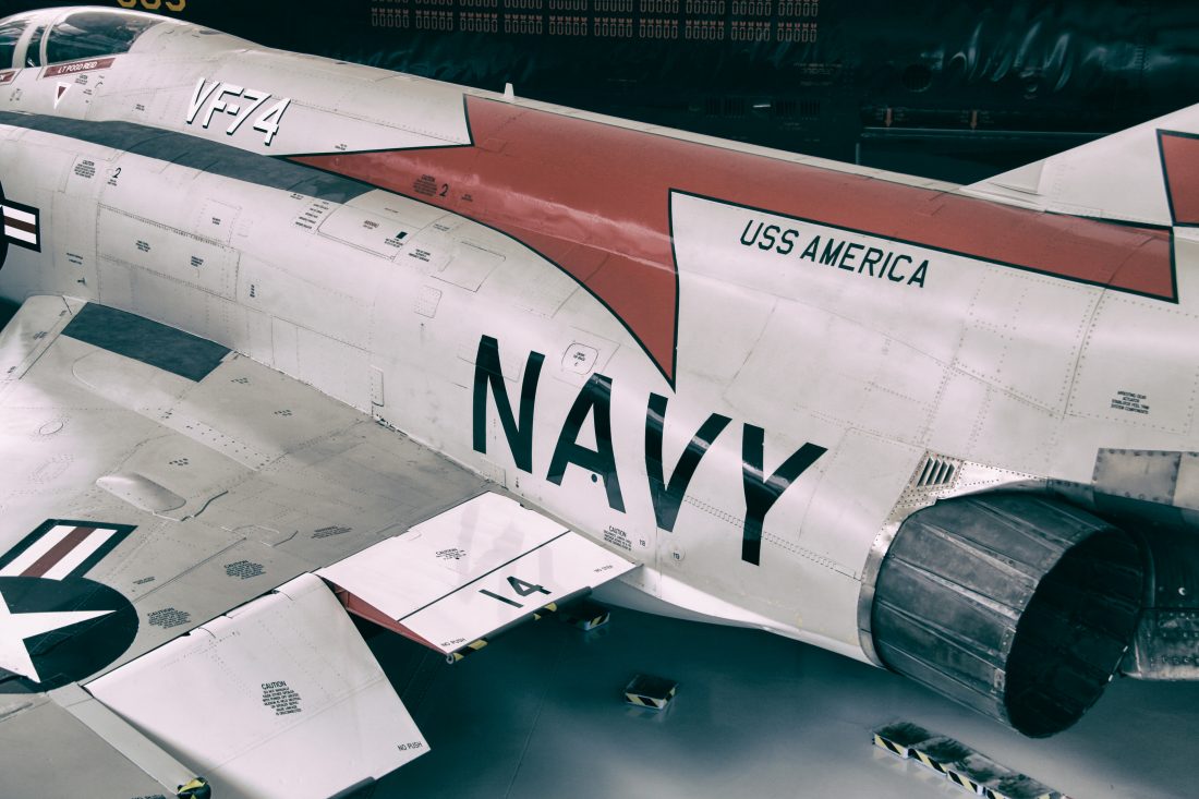 Free photo of Old Navy Jet