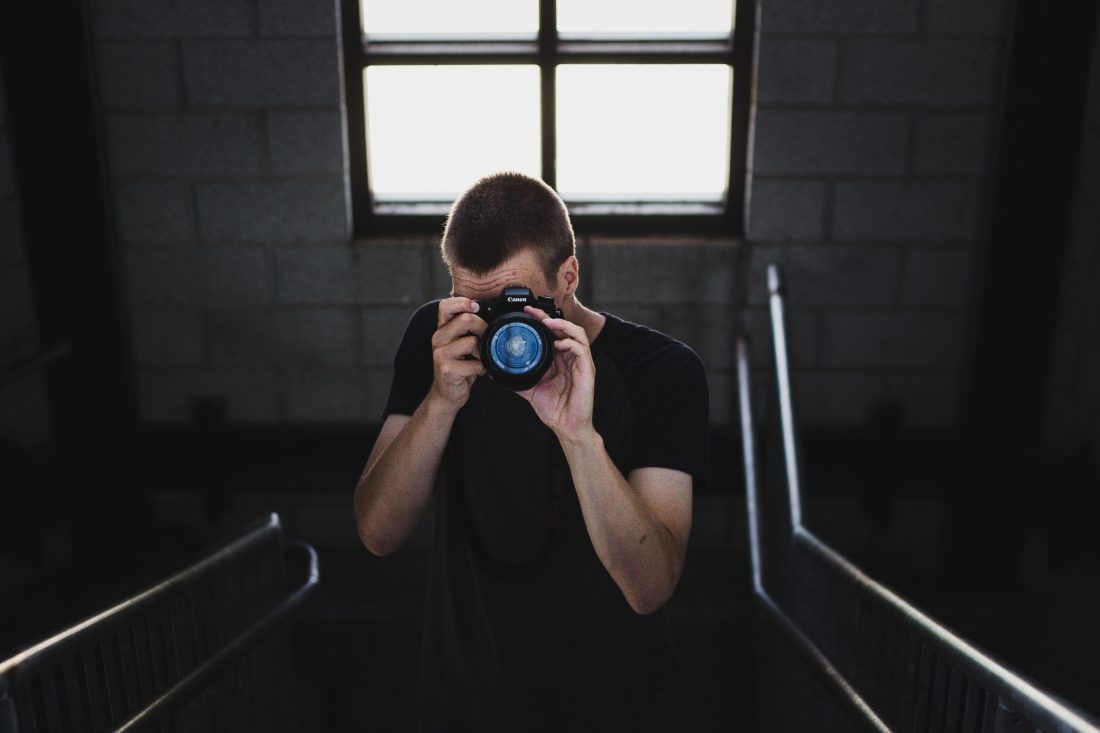 Free photo of Male Photographer