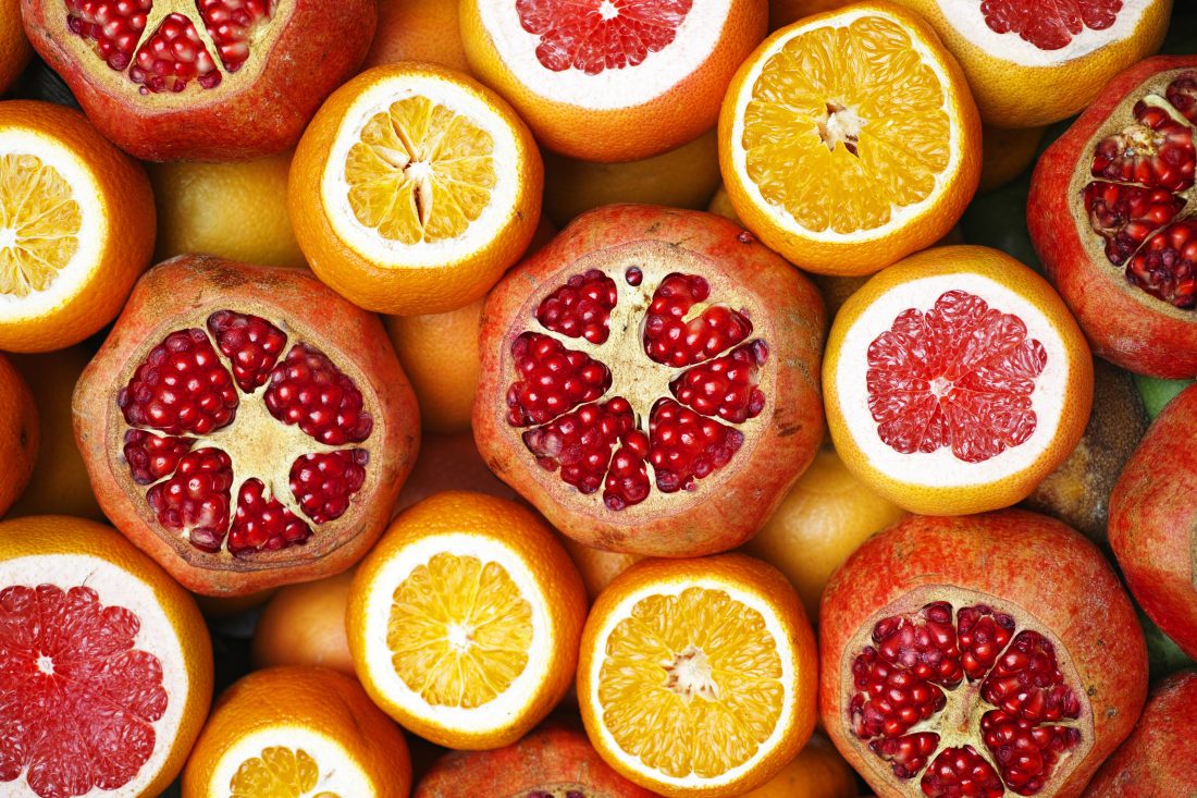 Free photo of Pomegranate & Oranges