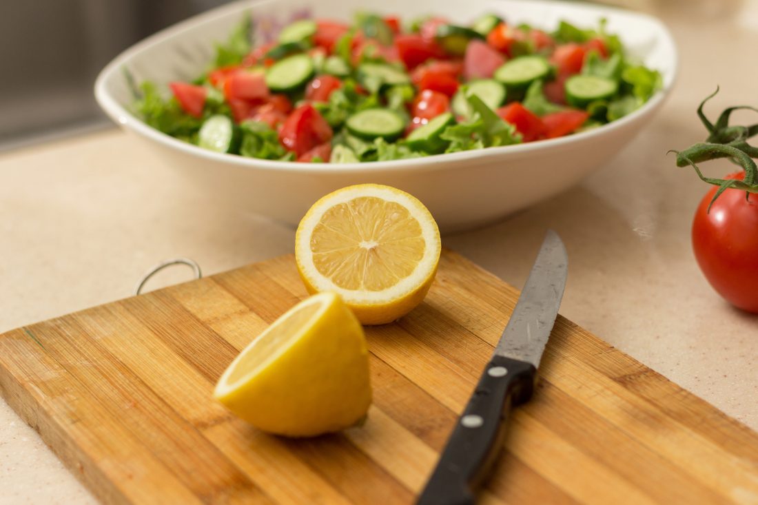 Free photo of Lemons and Salad