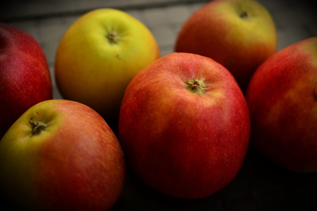 Free photo of Red Apples