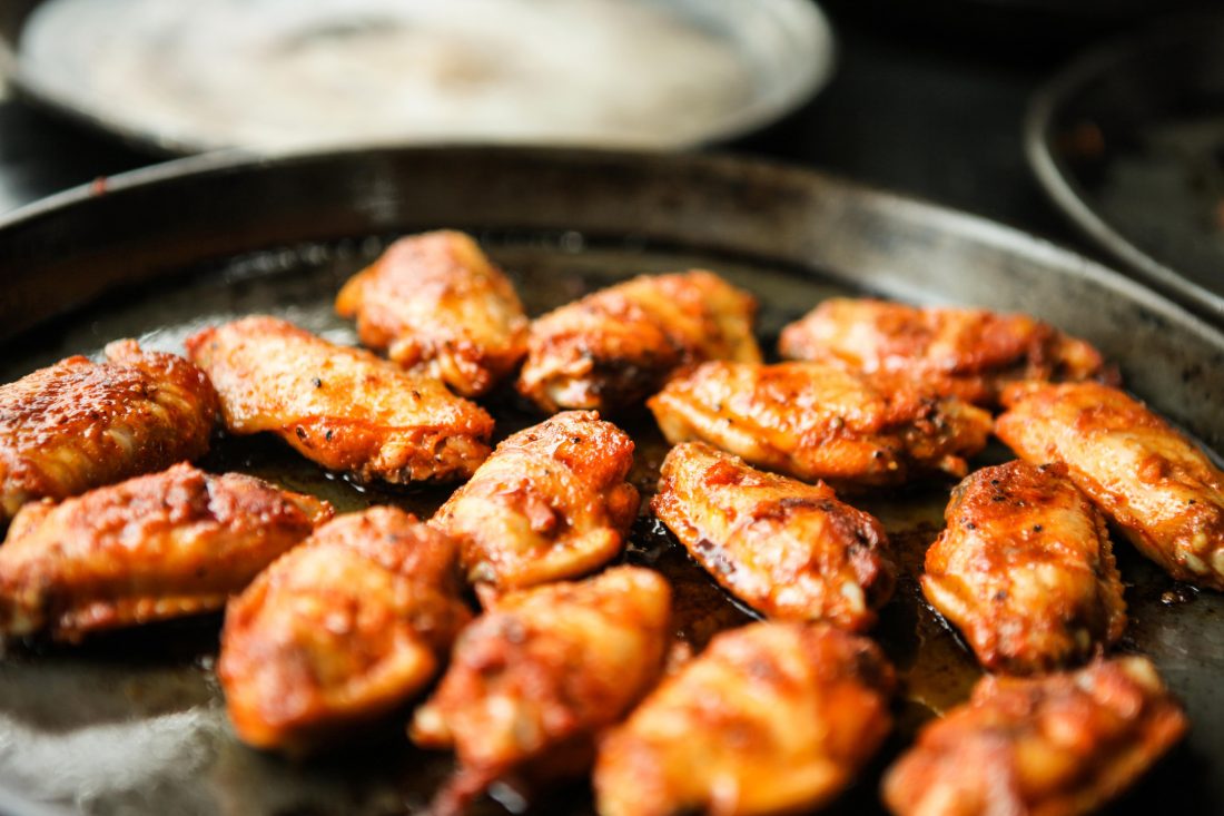 Free photo of Cooking Chicken Wings