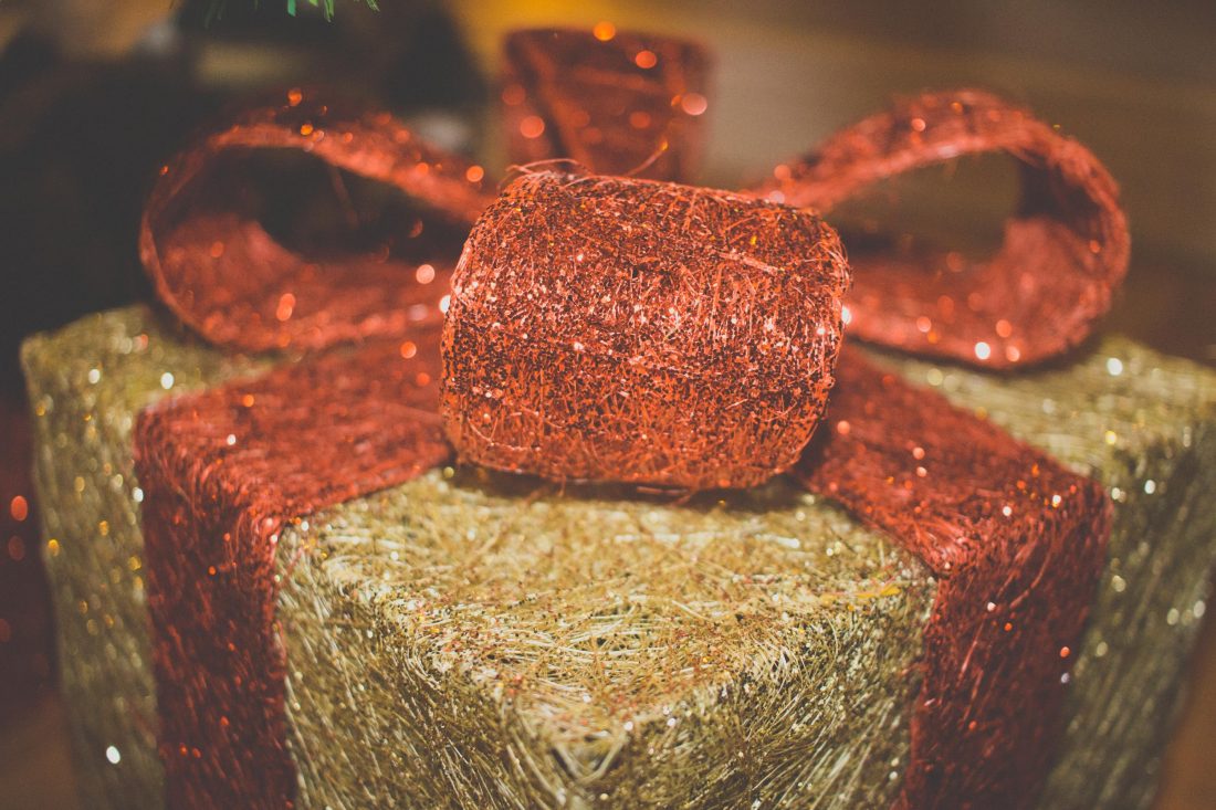 Free photo of Christmas Present With Red Bow