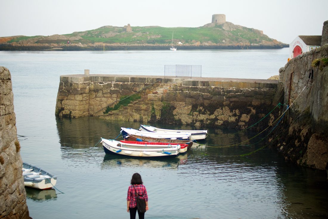 Free photo of Coastal Port Island View Ireland