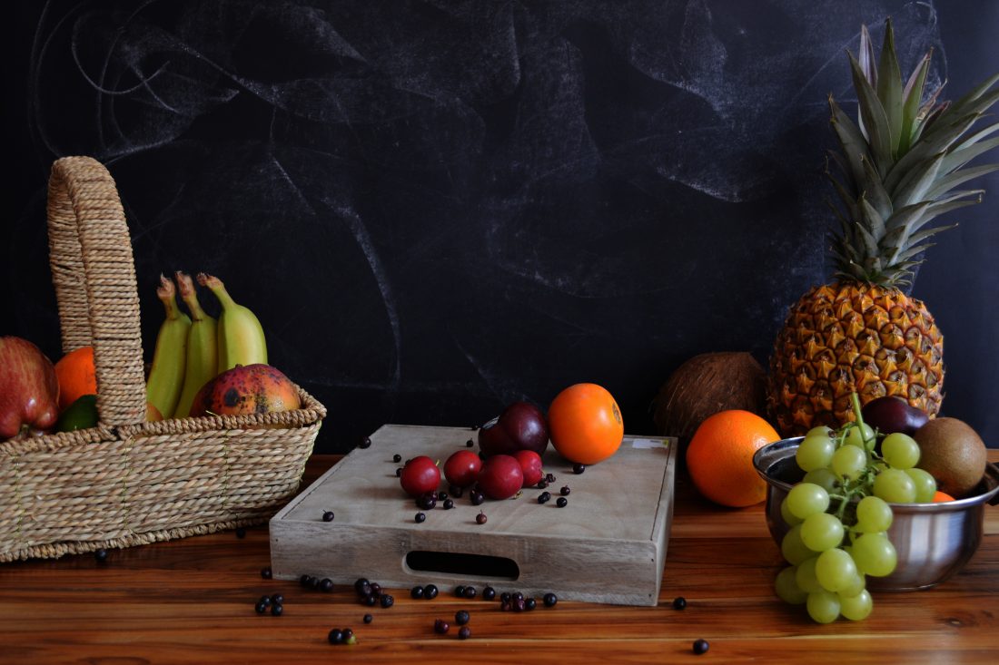 Free photo of Fruit Table