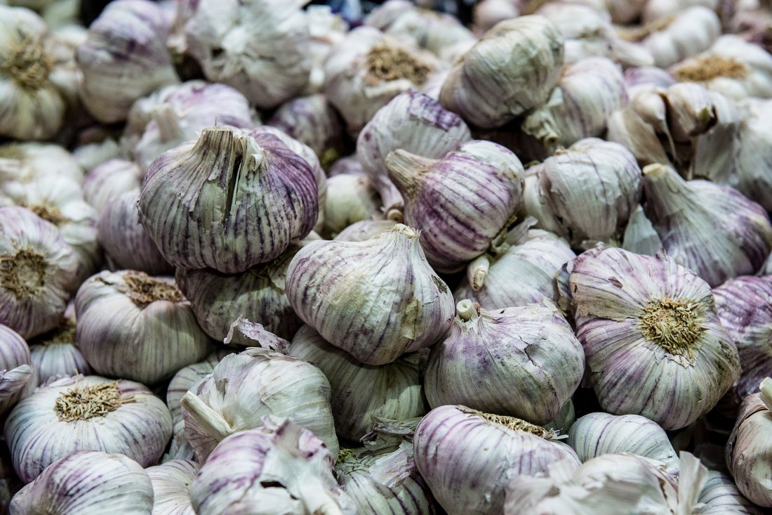 Free photo of Raw Garlic