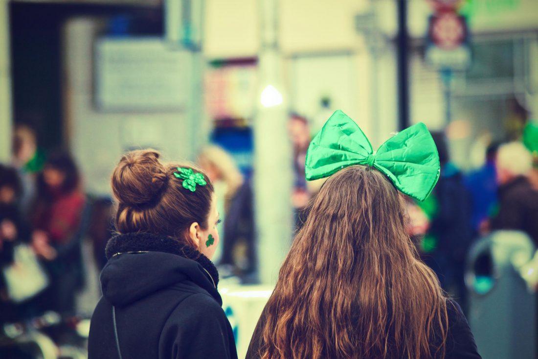 Free photo of Girls Dressed For Paddys Day