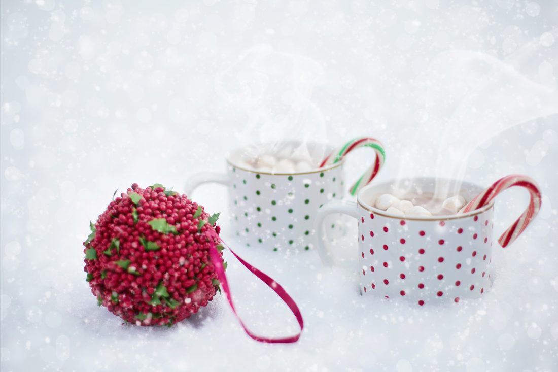 Free photo of Christmas Hot Chocolate in Snow