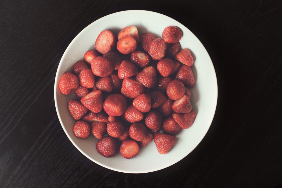 Free photo of Large Bowl of Strawberries