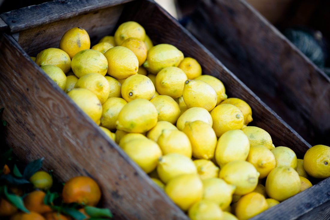 Free photo of Lemons at Market