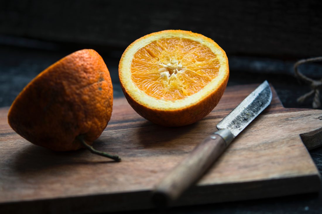 Free photo of Oranges & Knife