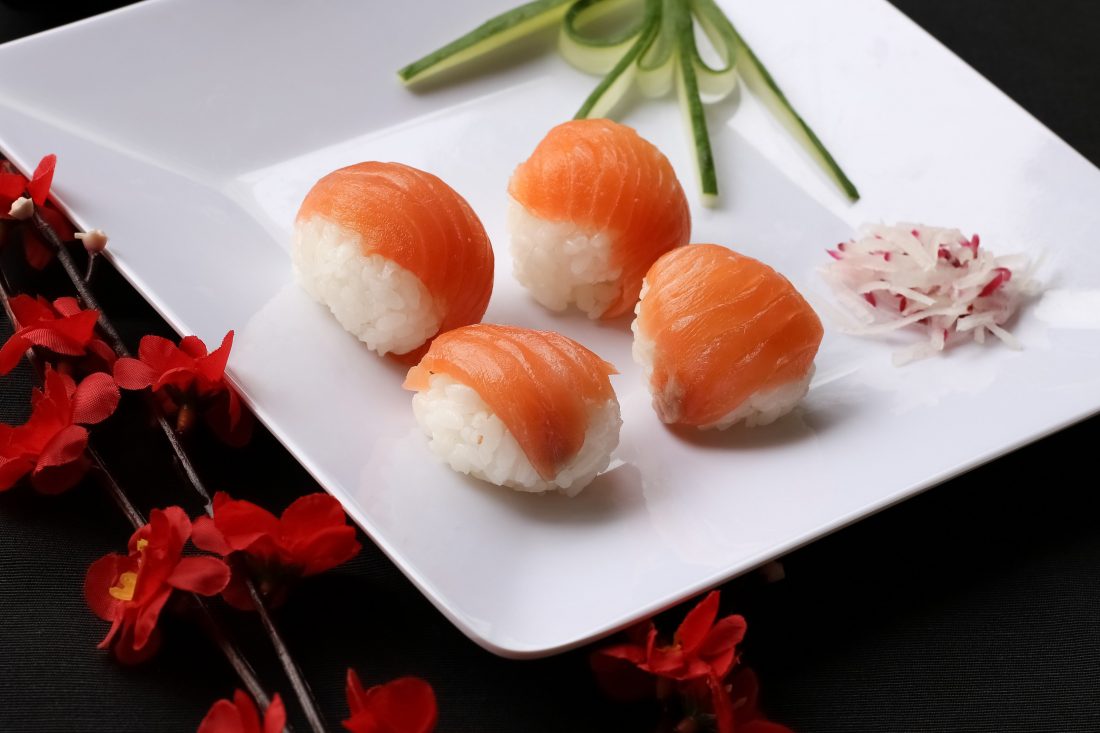 Free photo of Sushi Salmon