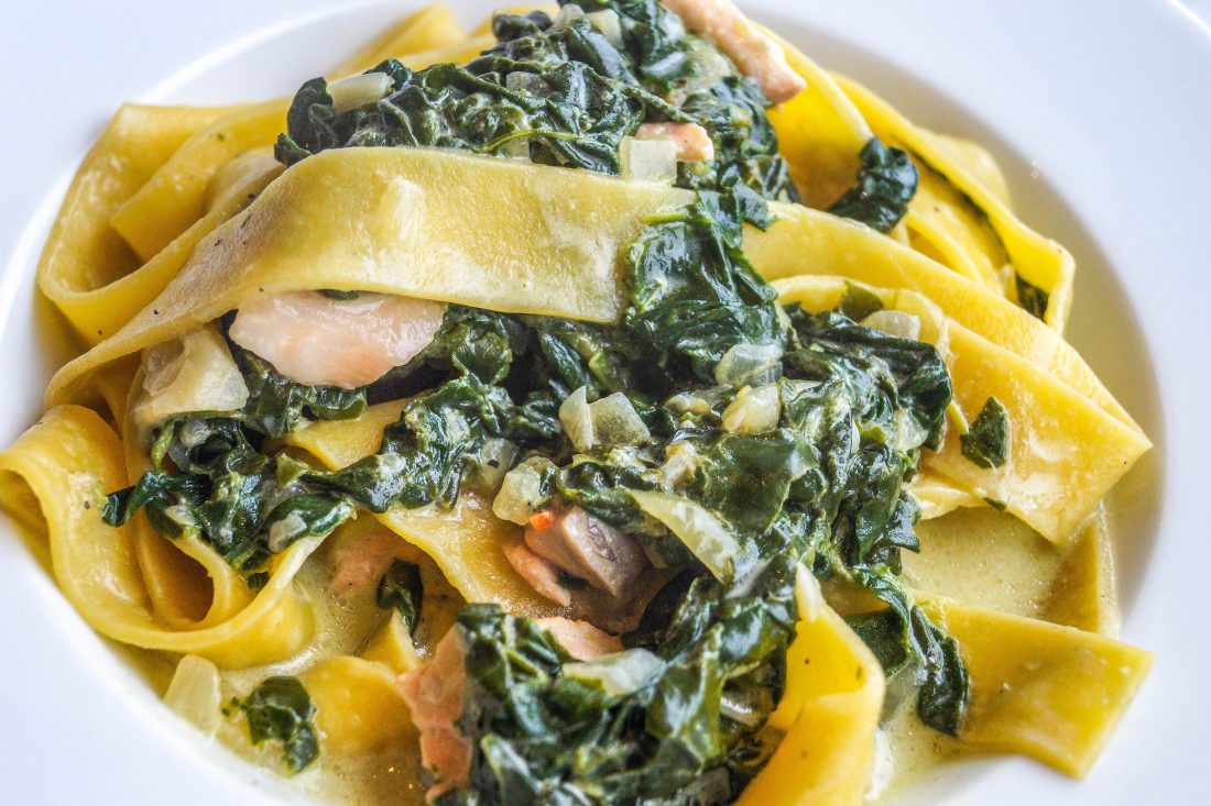 Free photo of Tagliatelle Pasta with Spinach