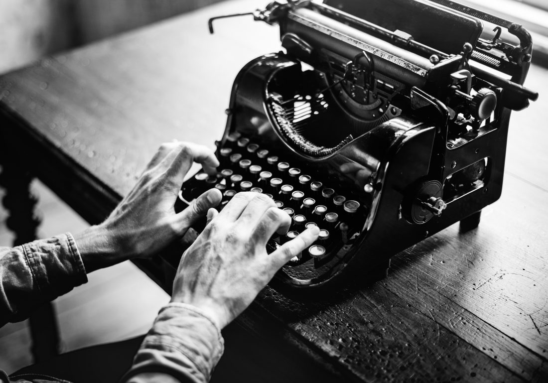 Free photo of Typing Typewriter