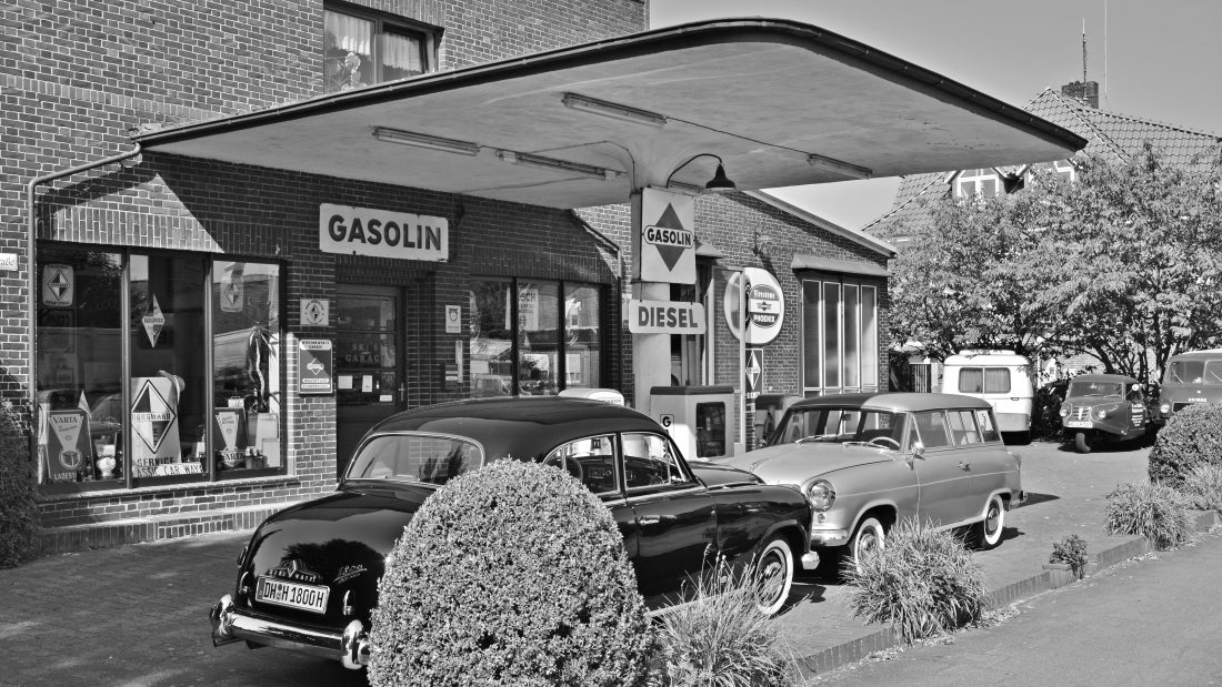 Free photo of Black & White Gas Station