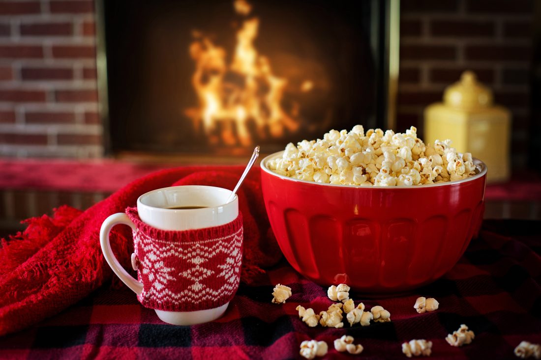 Free photo of Winter Popcorn & Hot Coffee