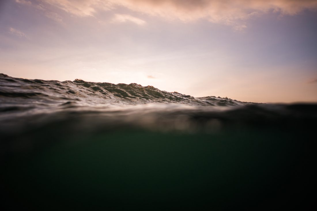 Free photo of Splashing Waves