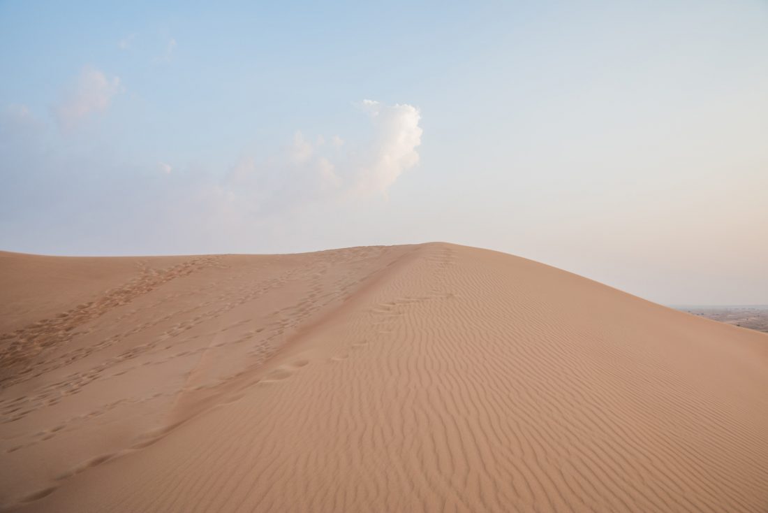 Free photo of Sand Dune & Single Cloud