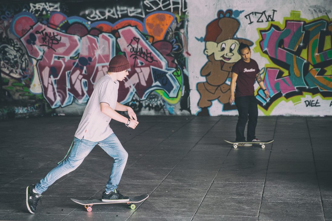 Free photo of Skateboarders