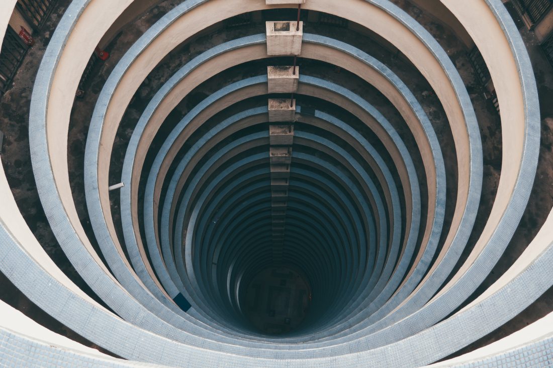 Free photo of Tunnel Architecture