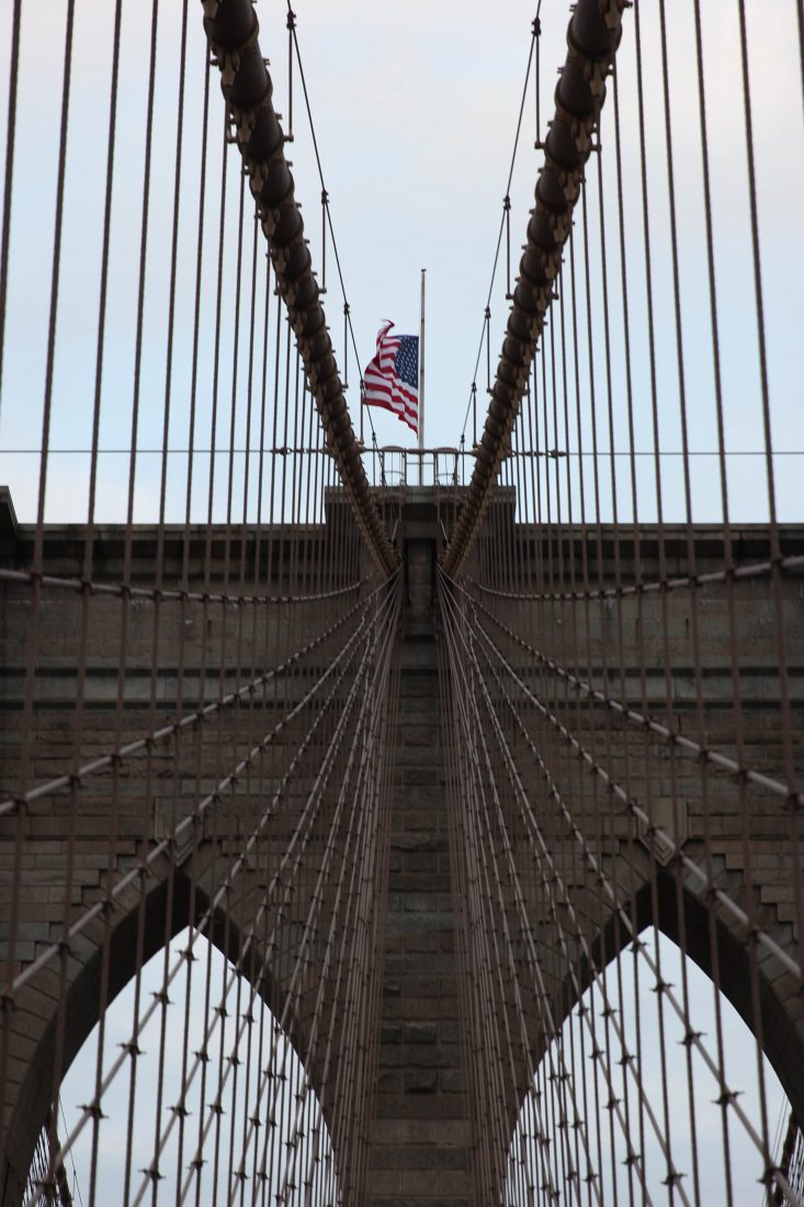 Free photo of Flag on Brooklyn Bridge