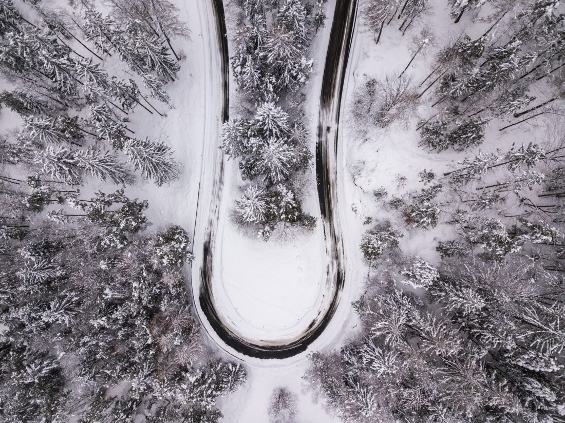 Free photo of Aerial Winter Road