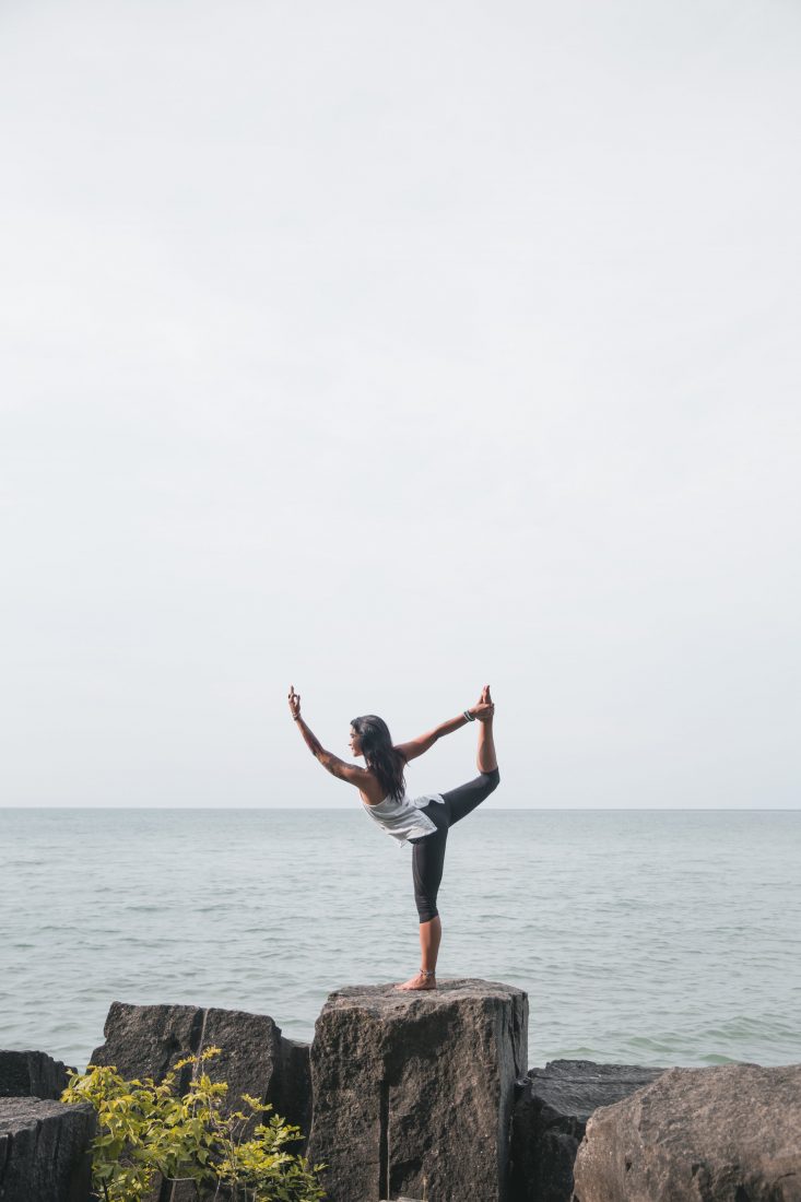 Free photo of Yoga Near the Ocean
