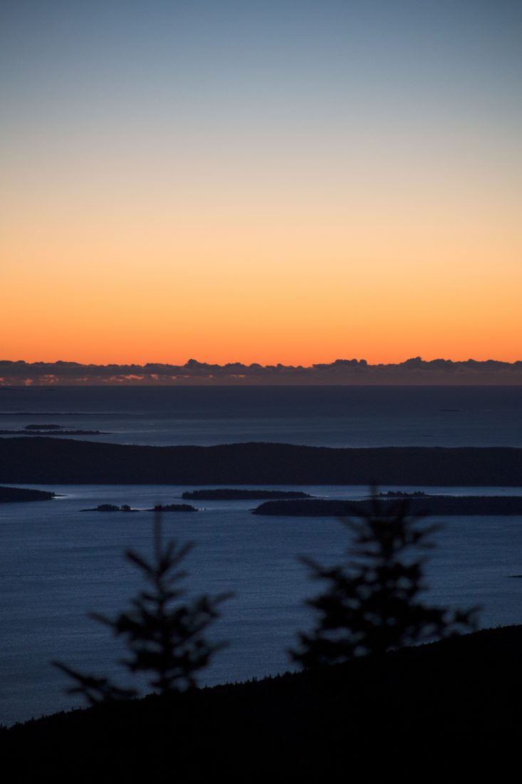 Free photo of Early Ocean Sunrise