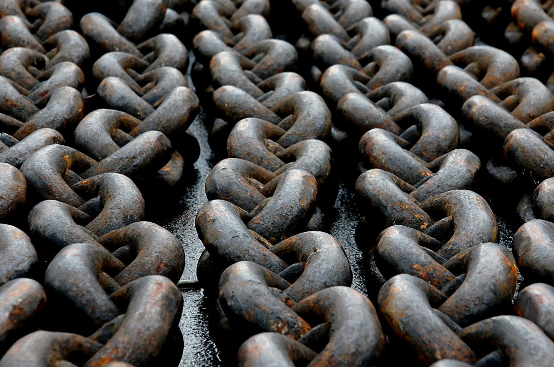 Free photo of Rusty Chains