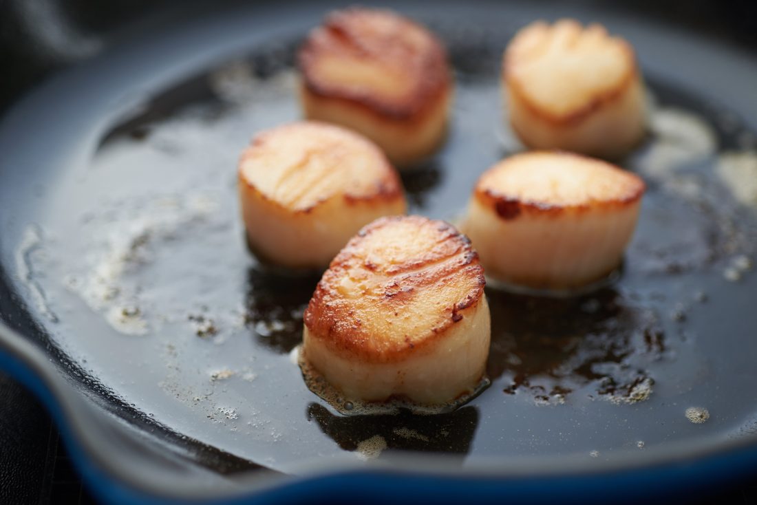 Free photo of Cooking Fresh Scallops